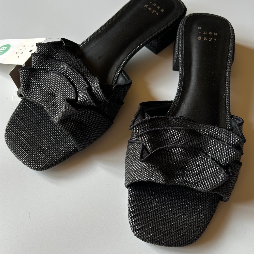 A New Day Lyta Raffia Ruffle Slide Sandals Memory Foam Insole Black - Picture 2 of 11